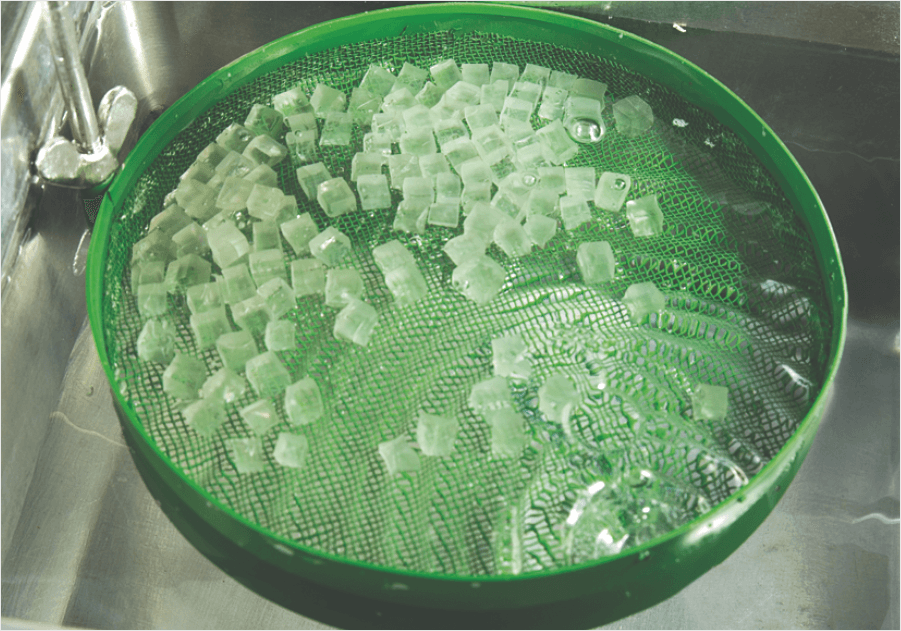 Ultrasonic Cleaning of Ball lens raw materials